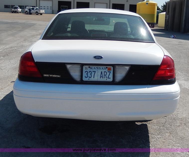 image for item H9736 2008 Ford Crown Victoria Police Interceptor