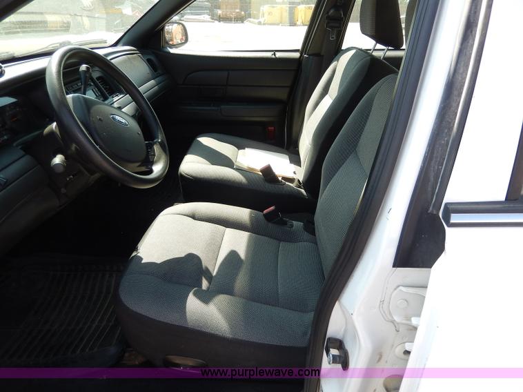 image for item H9736 2008 Ford Crown Victoria Police Interceptor