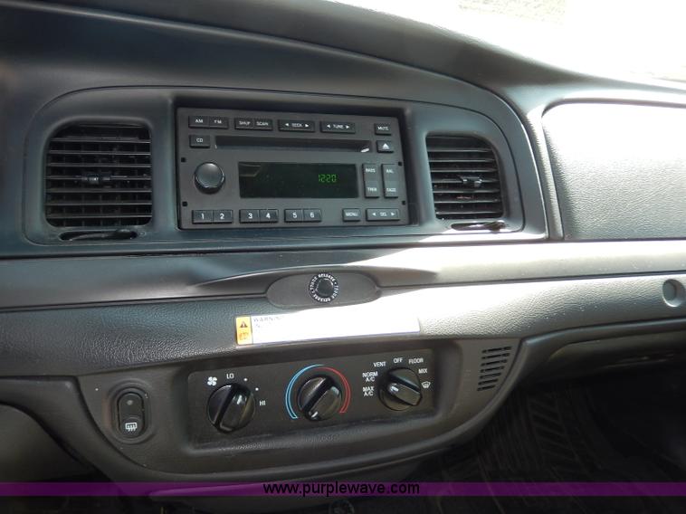 image for item H9736 2008 Ford Crown Victoria Police Interceptor