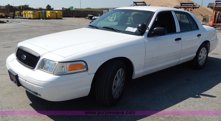 image for item H9737 2011 Ford Crown Victoria Police Interceptor