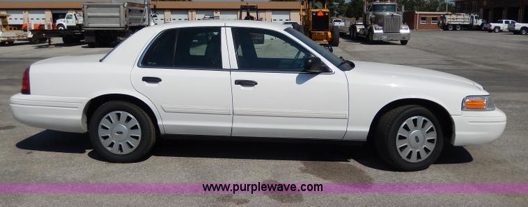 image for item H9737 2011 Ford Crown Victoria Police Interceptor