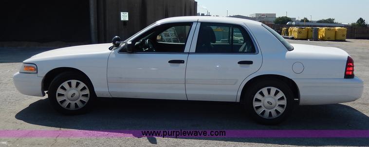 image for item H9737 2011 Ford Crown Victoria Police Interceptor