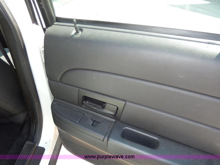 image for item H9737 2011 Ford Crown Victoria Police Interceptor