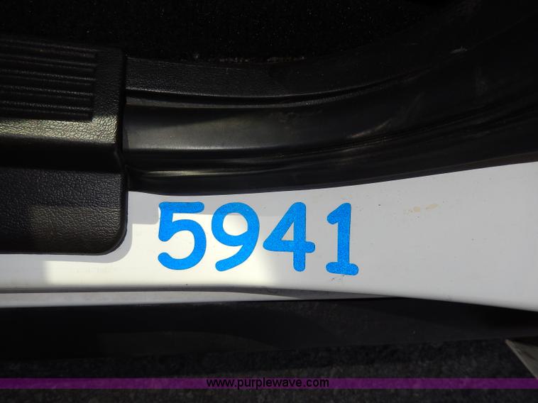 image for item H9737 2011 Ford Crown Victoria Police Interceptor