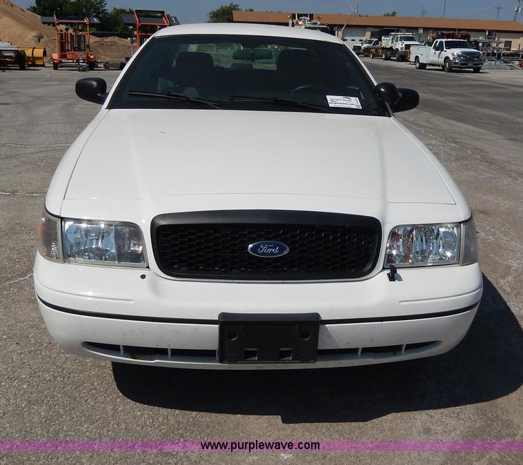 image for item H9738 2011 Ford Crown Victoria Police Interceptor