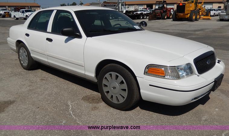 image for item H9738 2011 Ford Crown Victoria Police Interceptor