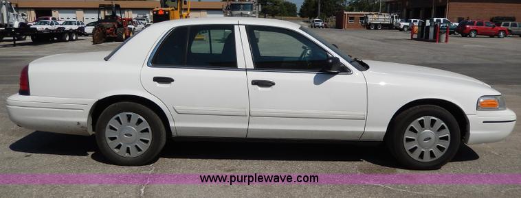 image for item H9738 2011 Ford Crown Victoria Police Interceptor
