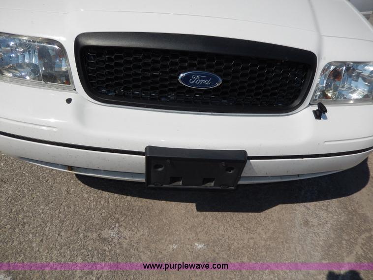 image for item H9738 2011 Ford Crown Victoria Police Interceptor