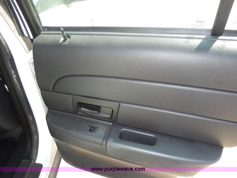 image for item H9738 2011 Ford Crown Victoria Police Interceptor