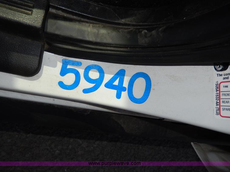 image for item H9738 2011 Ford Crown Victoria Police Interceptor