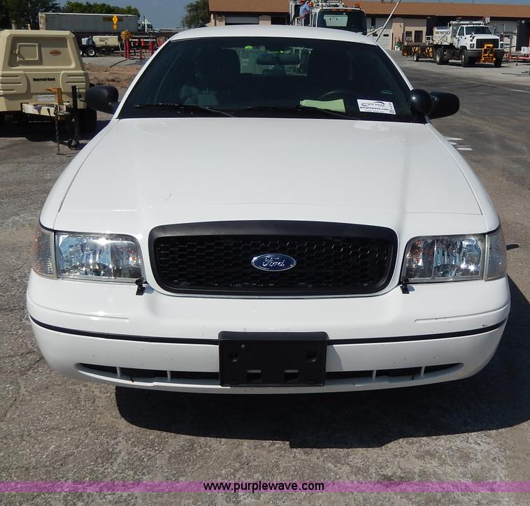 image for item H9739 2011 Ford Crown Victoria Police Interceptor