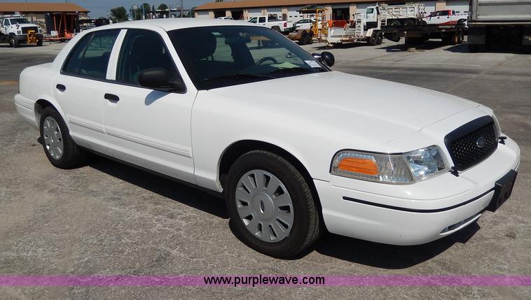 image for item H9739 2011 Ford Crown Victoria Police Interceptor