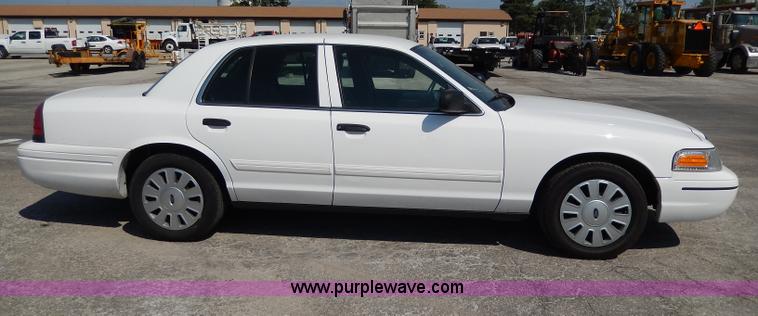 image for item H9739 2011 Ford Crown Victoria Police Interceptor