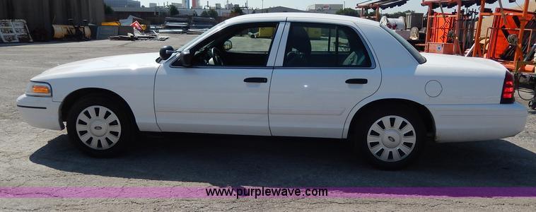 image for item H9739 2011 Ford Crown Victoria Police Interceptor