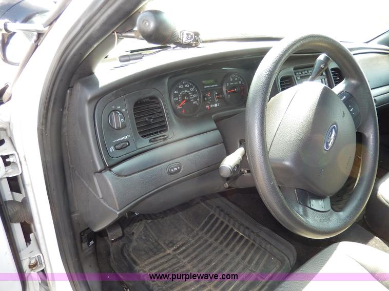 image for item H9739 2011 Ford Crown Victoria Police Interceptor