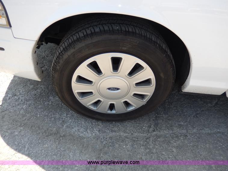 image for item H9739 2011 Ford Crown Victoria Police Interceptor