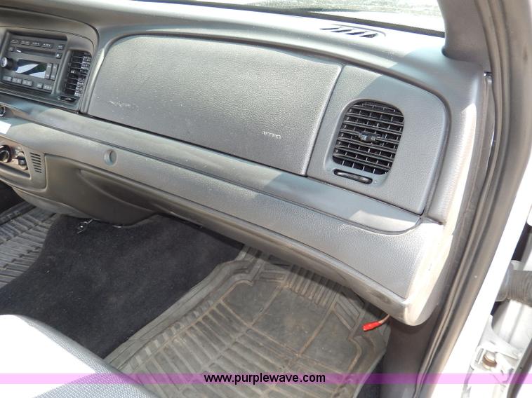 image for item H9739 2011 Ford Crown Victoria Police Interceptor