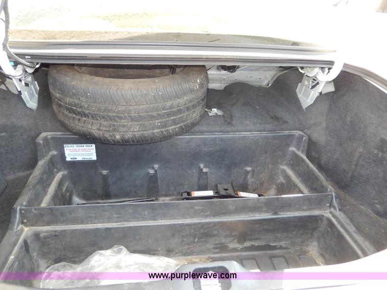 image for item H9739 2011 Ford Crown Victoria Police Interceptor