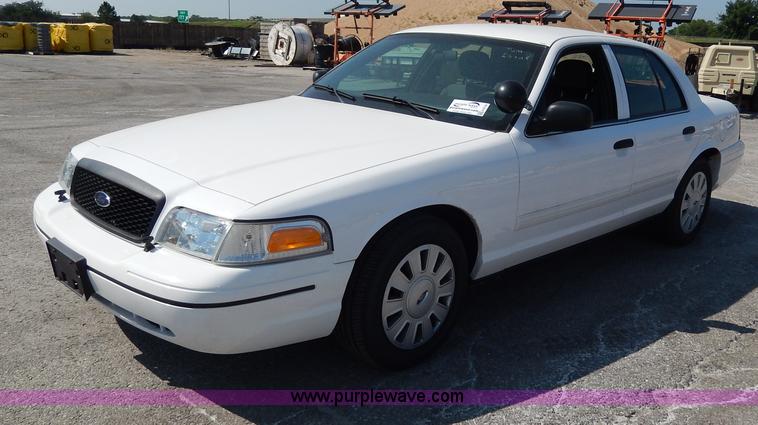 image for item H9740 2010 Ford Crown Victoria Police Interceptor