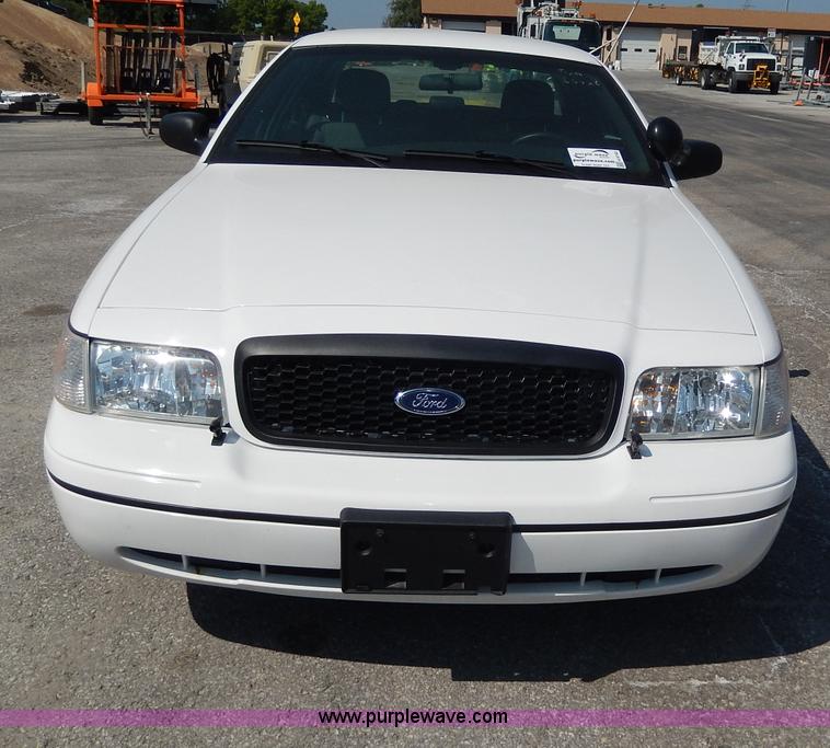 image for item H9740 2010 Ford Crown Victoria Police Interceptor