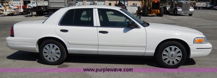 image for item H9740 2010 Ford Crown Victoria Police Interceptor