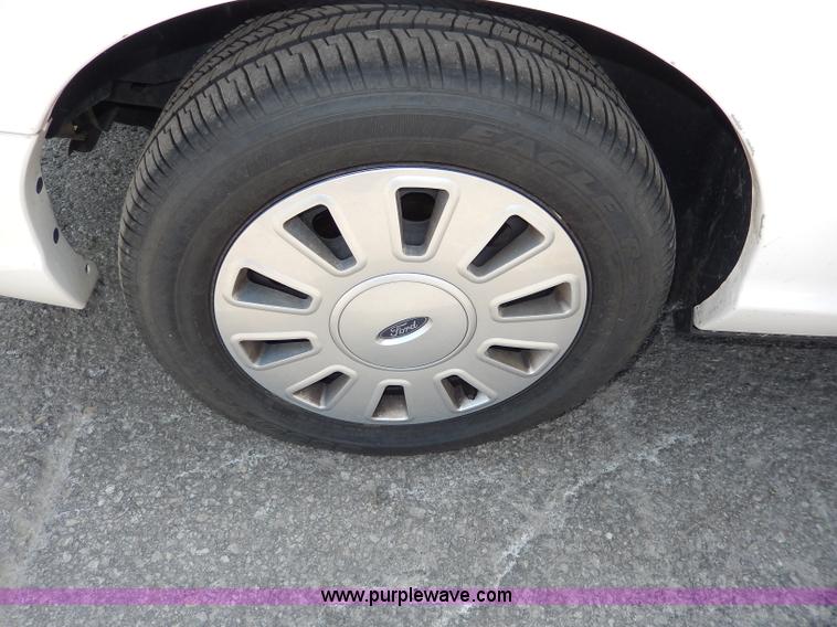 image for item H9740 2010 Ford Crown Victoria Police Interceptor