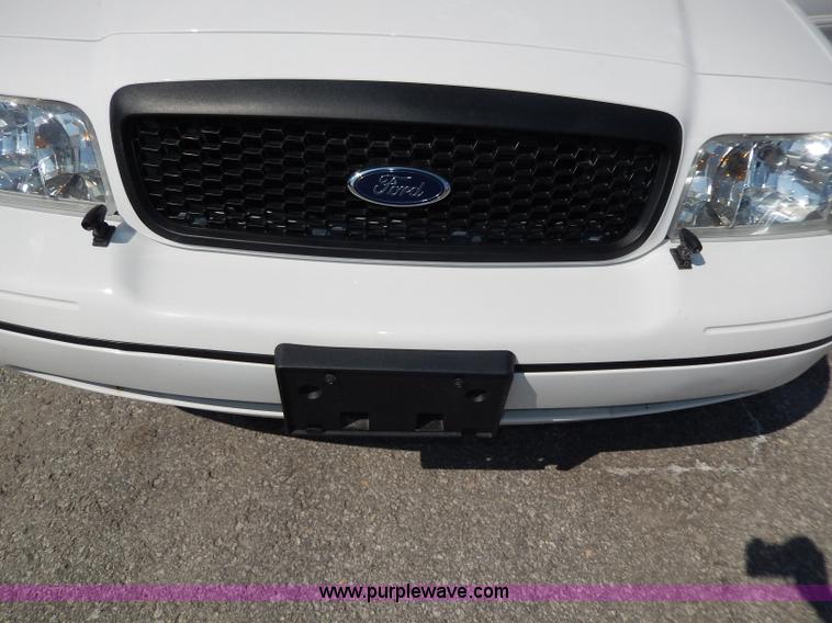 image for item H9740 2010 Ford Crown Victoria Police Interceptor