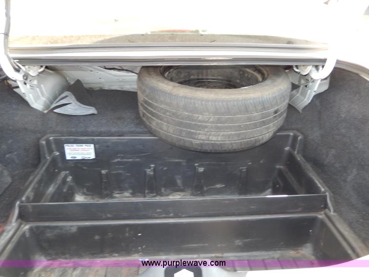 image for item H9740 2010 Ford Crown Victoria Police Interceptor