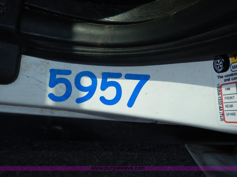 image for item H9740 2010 Ford Crown Victoria Police Interceptor