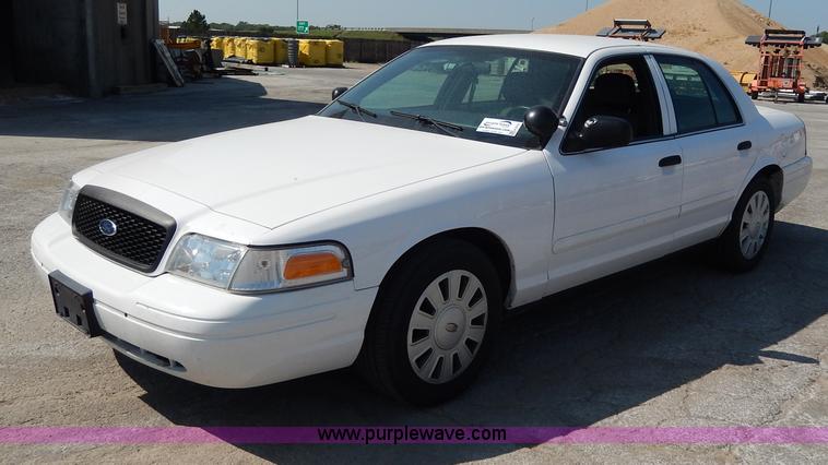 image for item H9741 2008 Ford Crown Victoria Police Interceptor