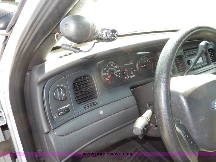 image for item H9741 2008 Ford Crown Victoria Police Interceptor