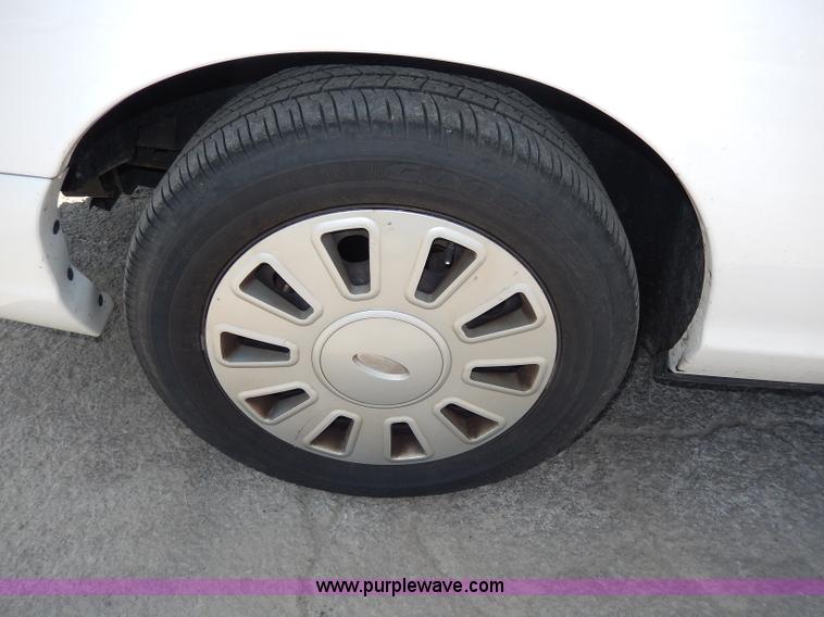 image for item H9741 2008 Ford Crown Victoria Police Interceptor