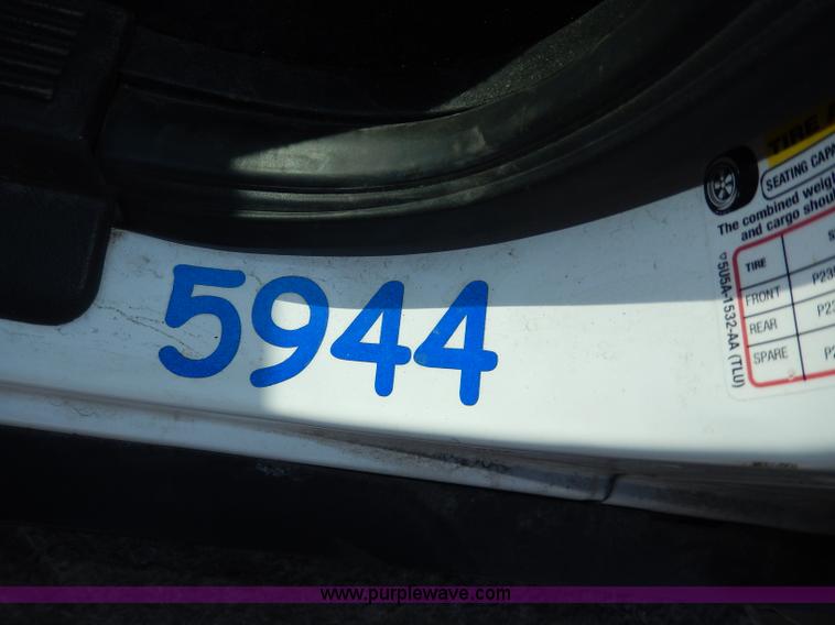 image for item H9741 2008 Ford Crown Victoria Police Interceptor