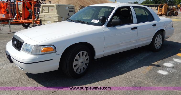 image for item H9742 2008 Ford Crown Victoria Police Interceptor