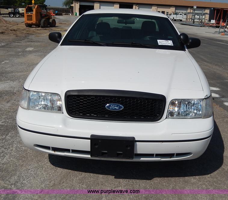 image for item H9742 2008 Ford Crown Victoria Police Interceptor