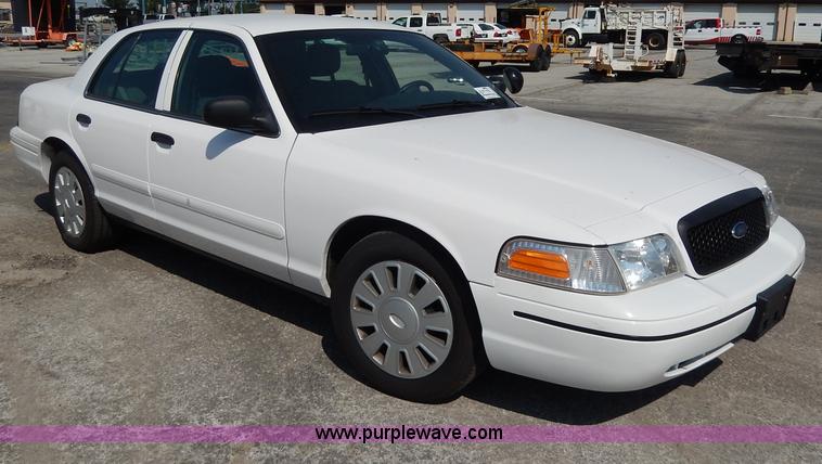 image for item H9742 2008 Ford Crown Victoria Police Interceptor