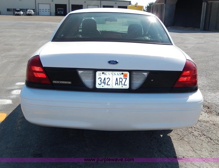image for item H9742 2008 Ford Crown Victoria Police Interceptor