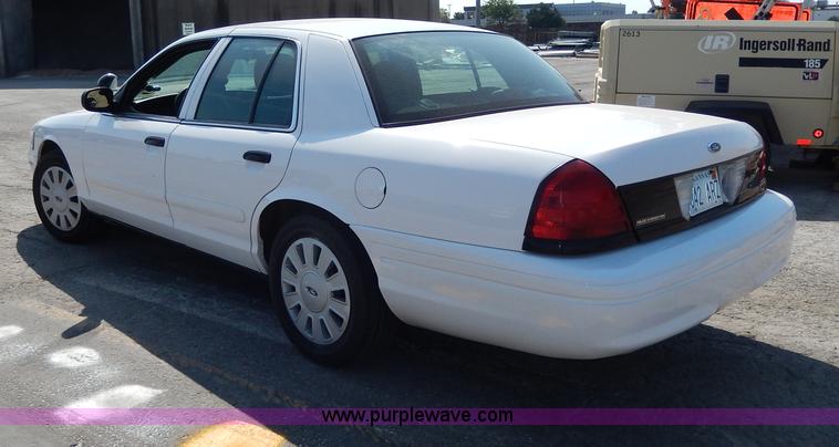 image for item H9742 2008 Ford Crown Victoria Police Interceptor