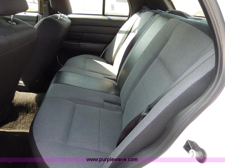 image for item H9742 2008 Ford Crown Victoria Police Interceptor