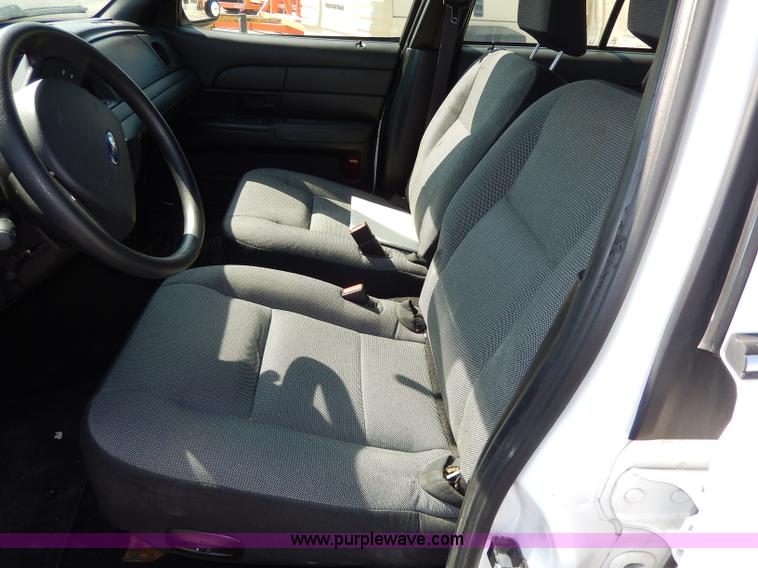 image for item H9742 2008 Ford Crown Victoria Police Interceptor