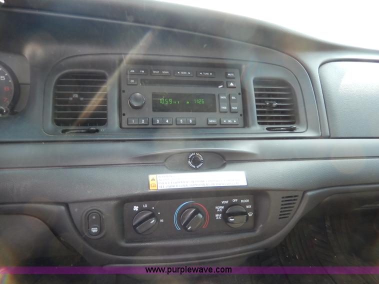 image for item H9742 2008 Ford Crown Victoria Police Interceptor