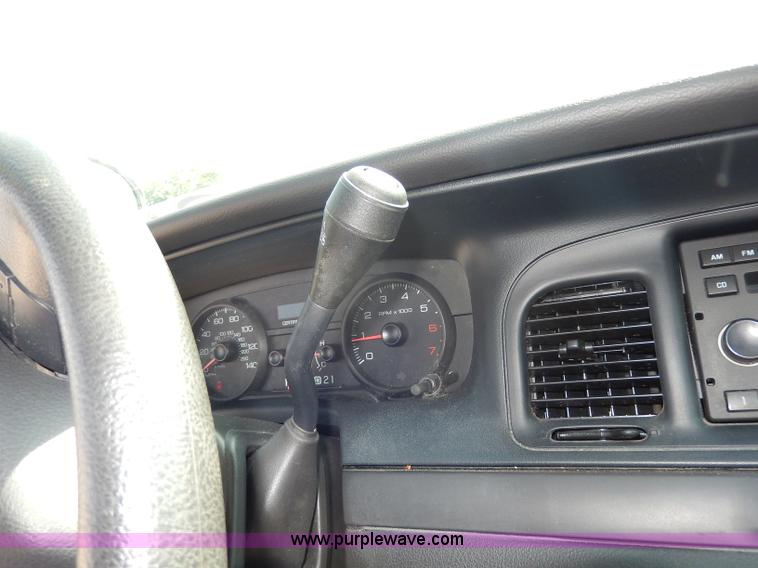 image for item H9742 2008 Ford Crown Victoria Police Interceptor