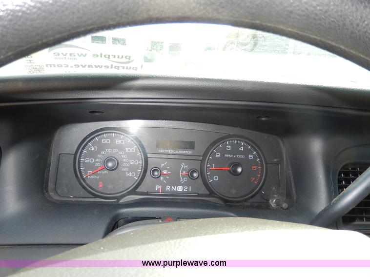 image for item H9742 2008 Ford Crown Victoria Police Interceptor