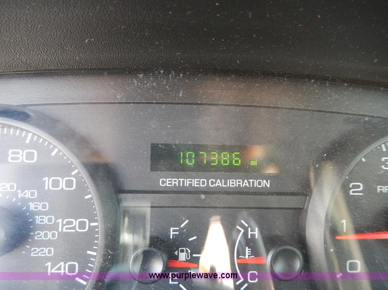 image for item H9742 2008 Ford Crown Victoria Police Interceptor