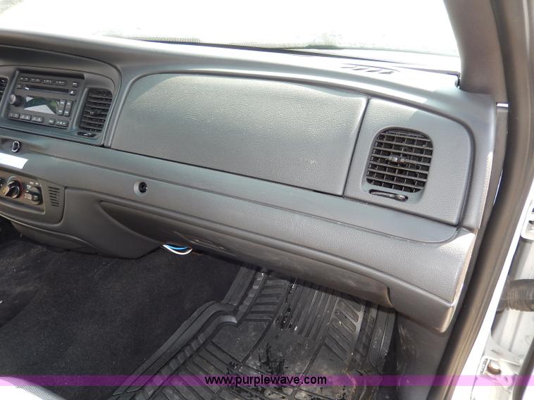 image for item H9742 2008 Ford Crown Victoria Police Interceptor