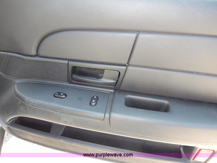 image for item H9742 2008 Ford Crown Victoria Police Interceptor