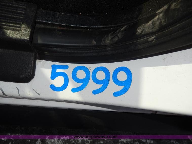 image for item H9742 2008 Ford Crown Victoria Police Interceptor