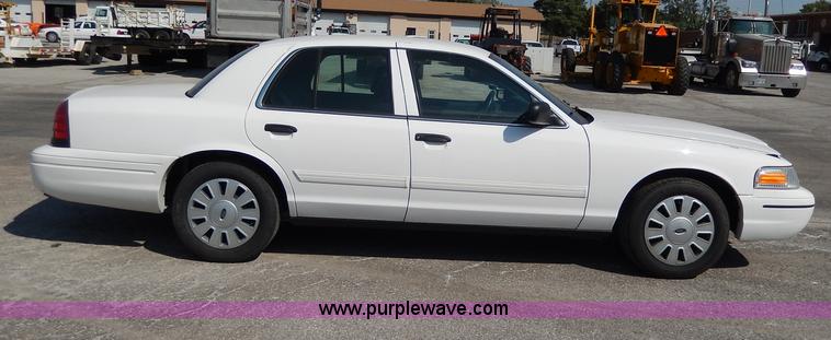 image for item H9743 2010 Ford Crown Victoria Police Interceptor