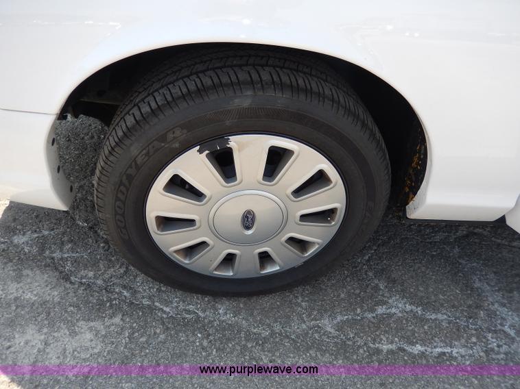 image for item H9743 2010 Ford Crown Victoria Police Interceptor