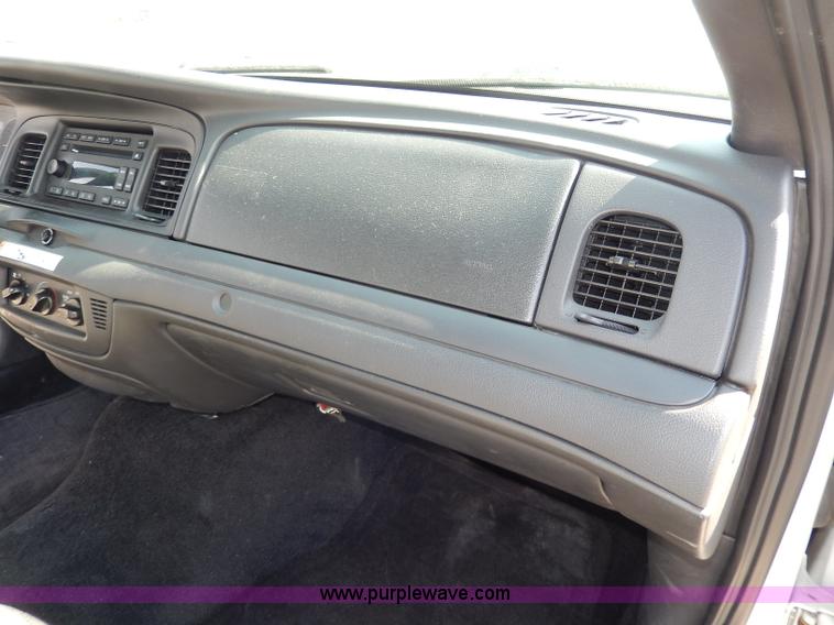 image for item H9743 2010 Ford Crown Victoria Police Interceptor